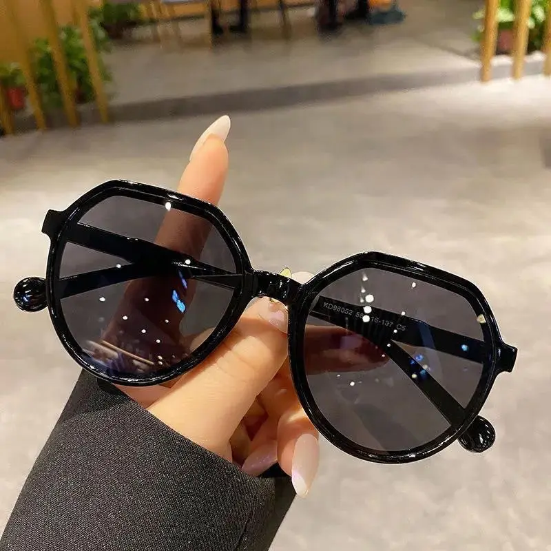 نظارات عيون كلاسيكية نظارات شمسية أنيقة ذات إطار مستدير مخصص نظارات شمسية فاخرة نظارات شمسية للسيدات بإطار كبير
