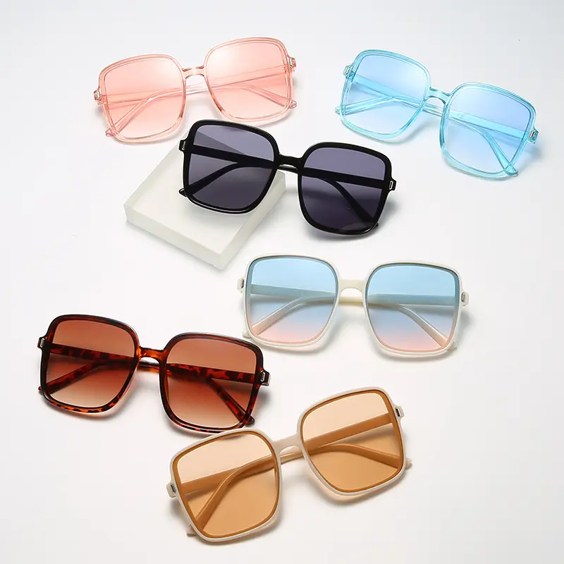 نظارات شمسية فاخرة بتصميم عصري جديد UV400 كبيرة الحجم مربعة للنساء نظارة شمسية متدرجة للسيدات