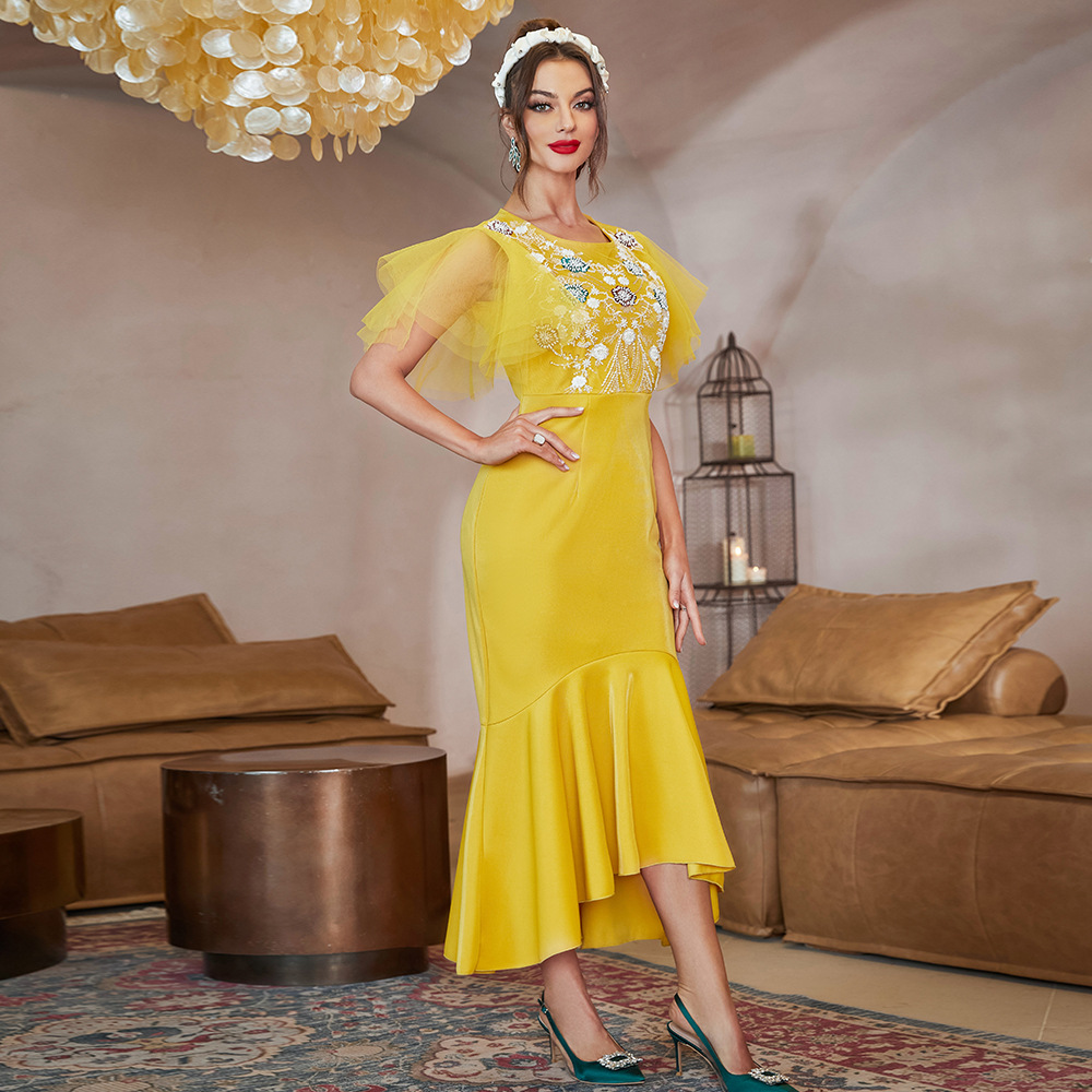 فستان الاناقة والجمال , عباية جديدة عالية الجودة إسلامية لامعة شبكة صفراء غشاية صناعة ثقيلة فستان بأكمام قصيرة 